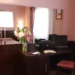 מלון Hotel City