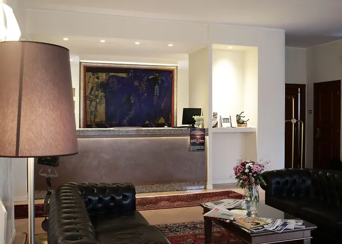 Hotel City 3* פיאצ'נצה