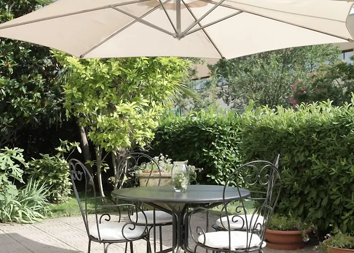 Hotel City מלון 3*