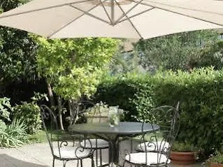 מלון Hotel City 3*